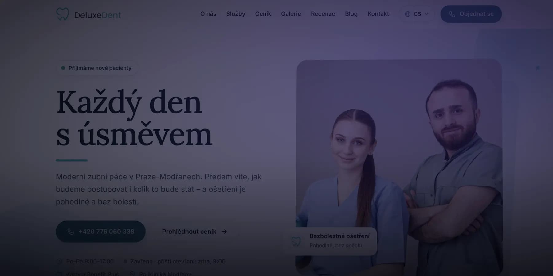 Web DeluxeDent: úvod kliniky s tlačítkem pro volání a ordinační dobou